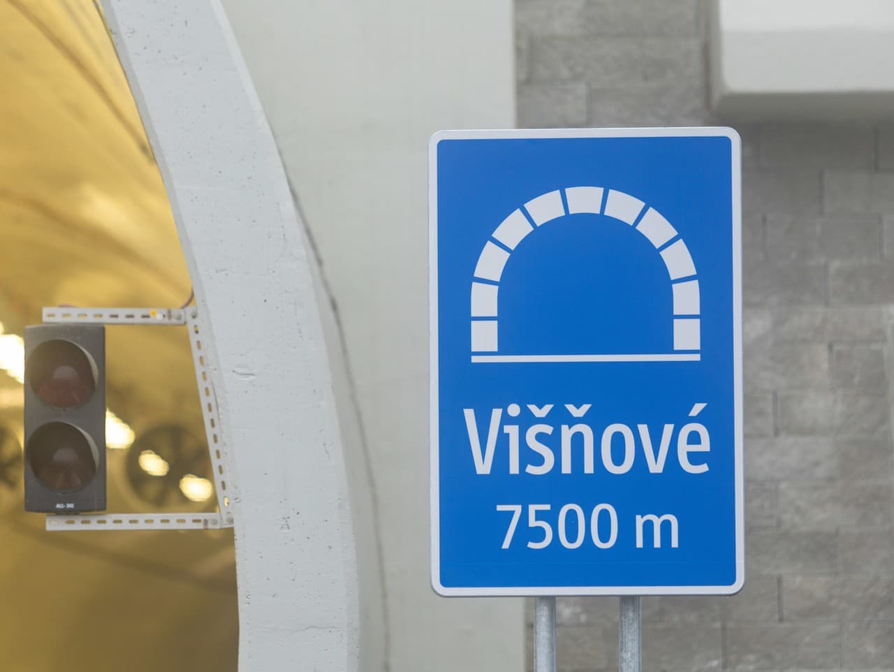 Prvý mesiac tunela Višňové: Diaľničná patrola zasahovala desiatkykrát