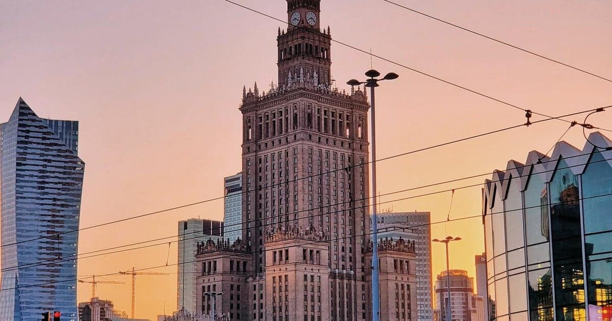 Poľská ekonomika zažíva rekordný rast a mzdy stúpajú