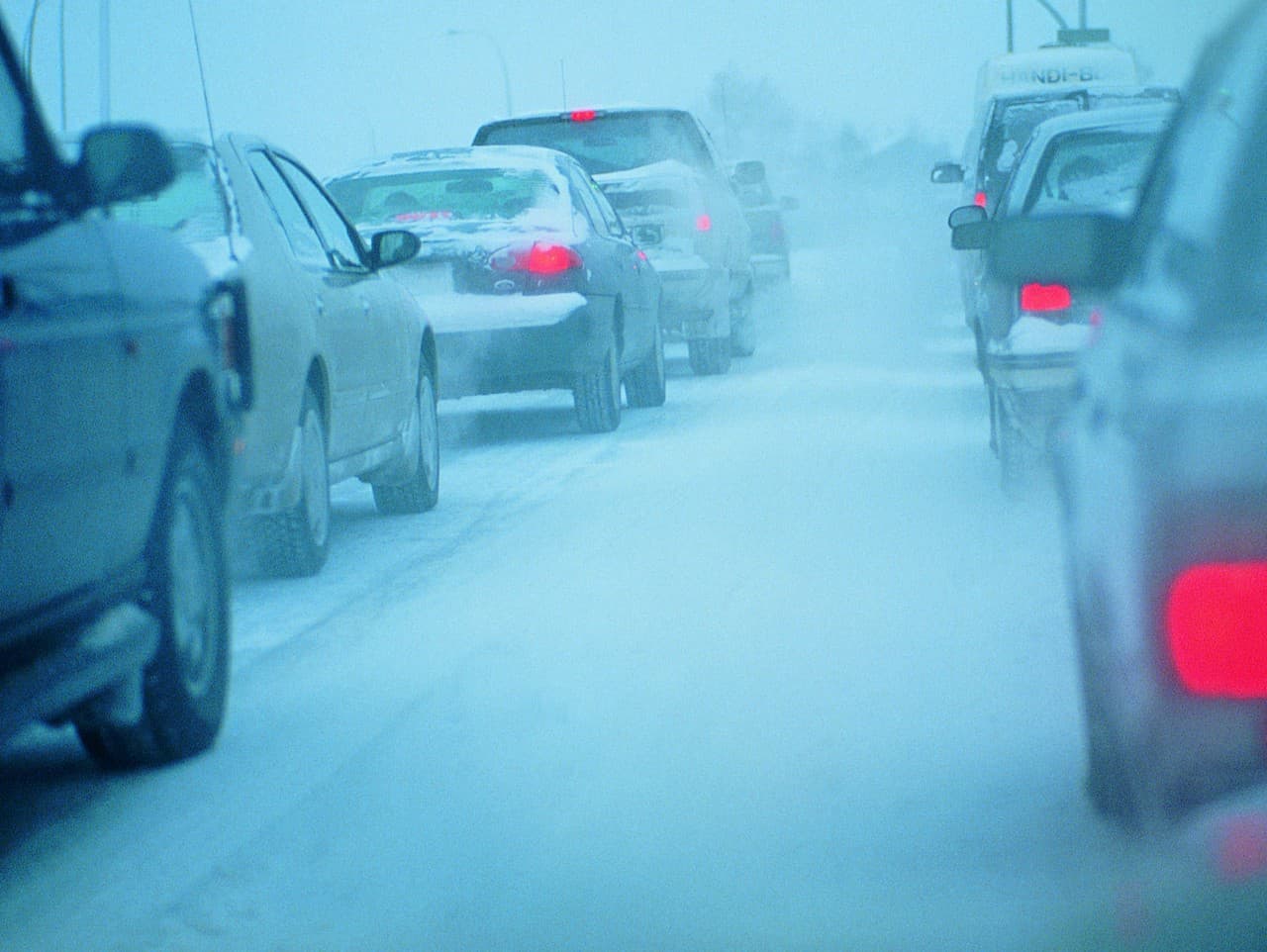 Sneženie na Slovensku: Výstrahy pred snehom a poľadovicou