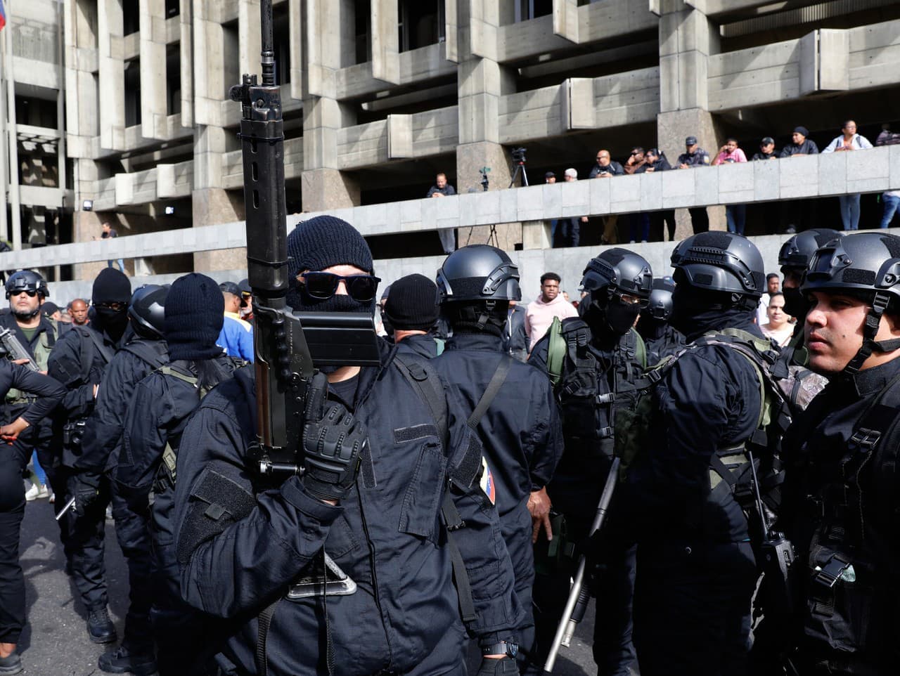 Pri operácii na zajatie Madura zahynulo takmer 50 vojakov