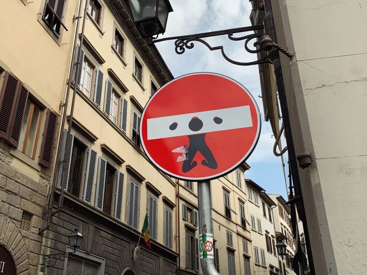 Poškodenie dopravnej značky: Vážne následky a tresty až do 8 rokov