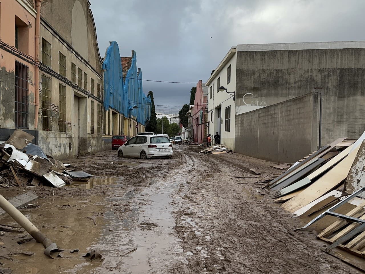 V južnom Španielsku pátrajú po troch nezvestných po záplavách