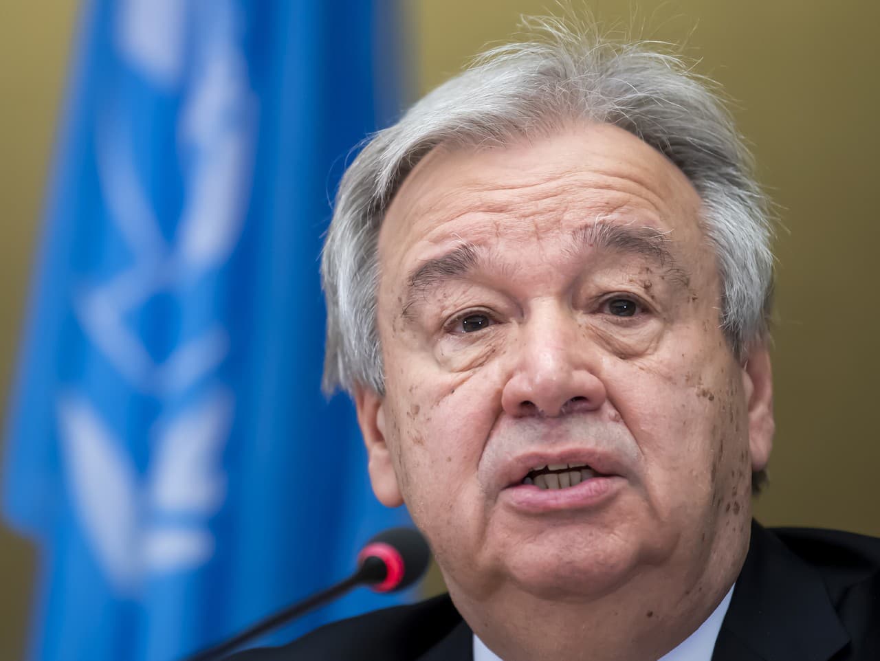 Guterres varuje pred rizikami umelej inteligencie v Indii