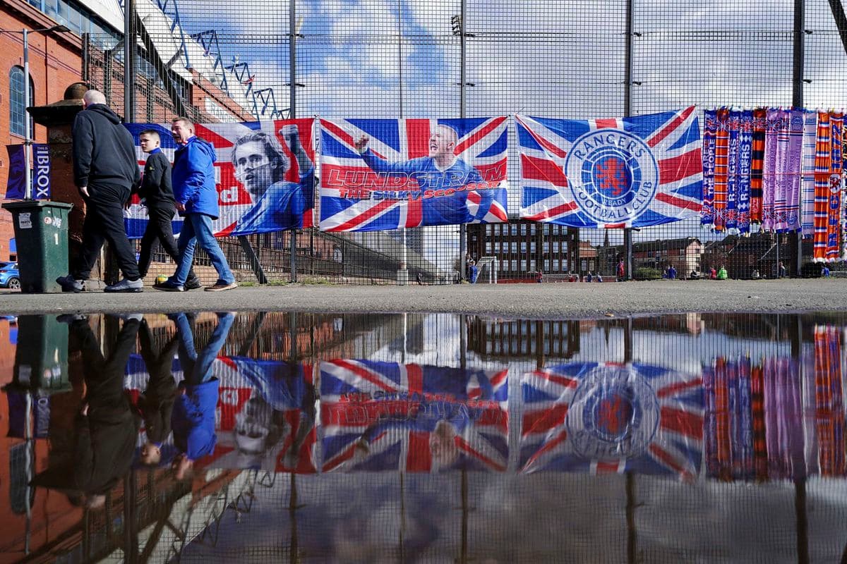 Glasgow Rangers sa zbavili vrcholových funkcionárov