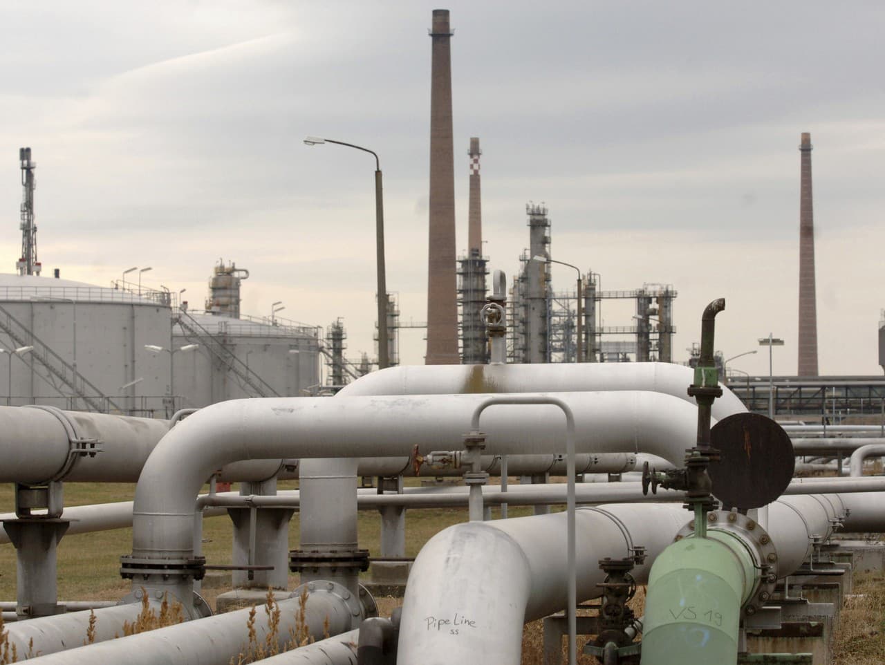 Požiar na kľúčovej čerpacej stanici ropy Družba zhoršuje situáciu na Slovensku