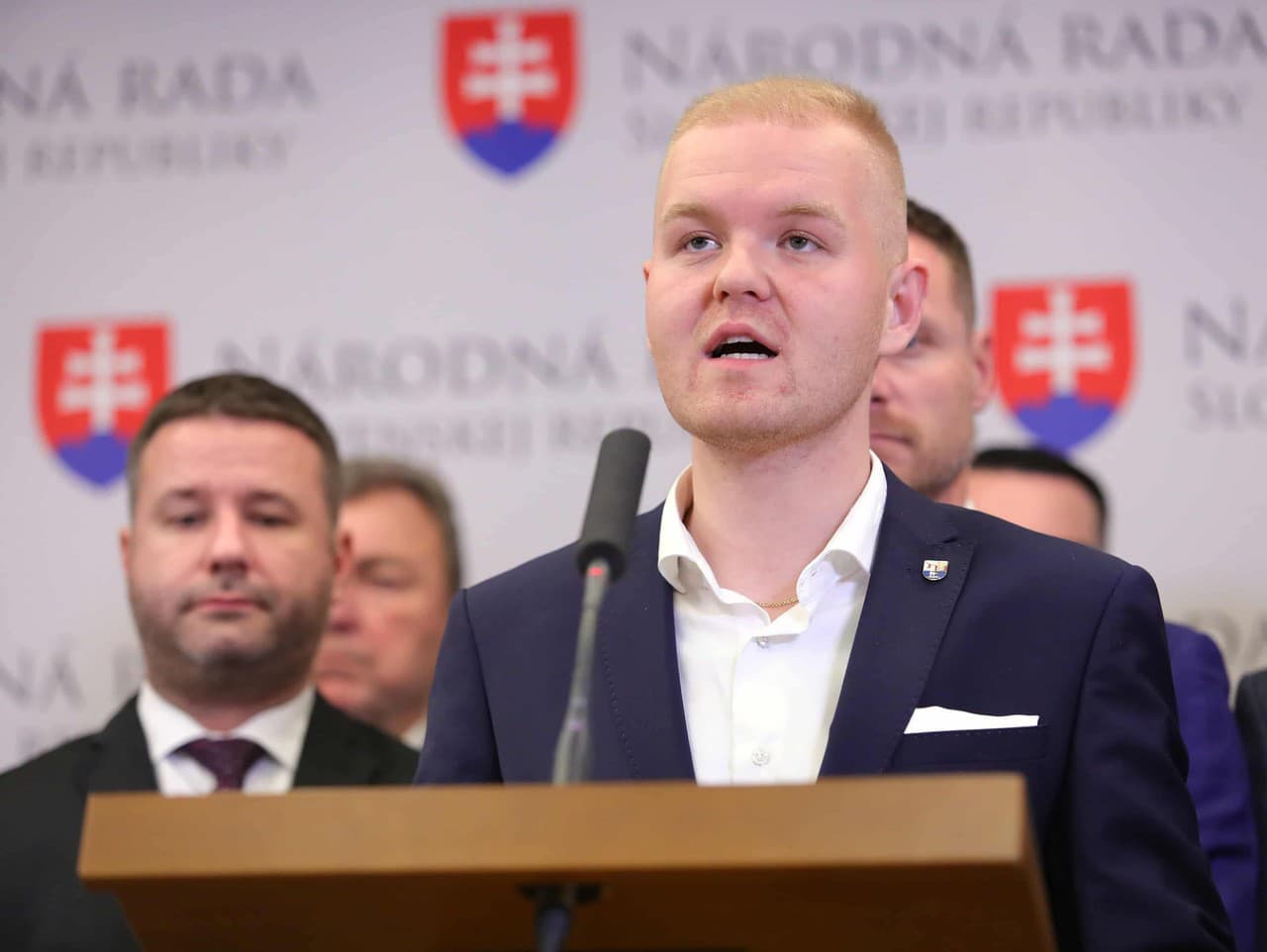 Hlas-SD obvinil PS zo snahy prekryť kauzu Kmeca