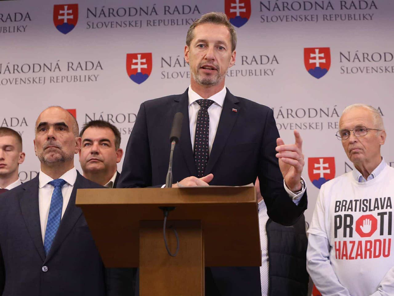 Opozícia: Riešenie podvodov na DPH by mohlo znížiť potrebu konsolidácie