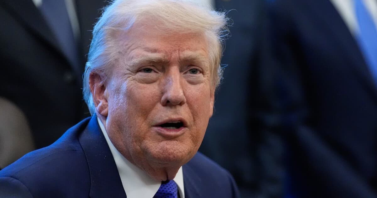 Trump sa chce posunúť ďalej od spisov s Epsteinom