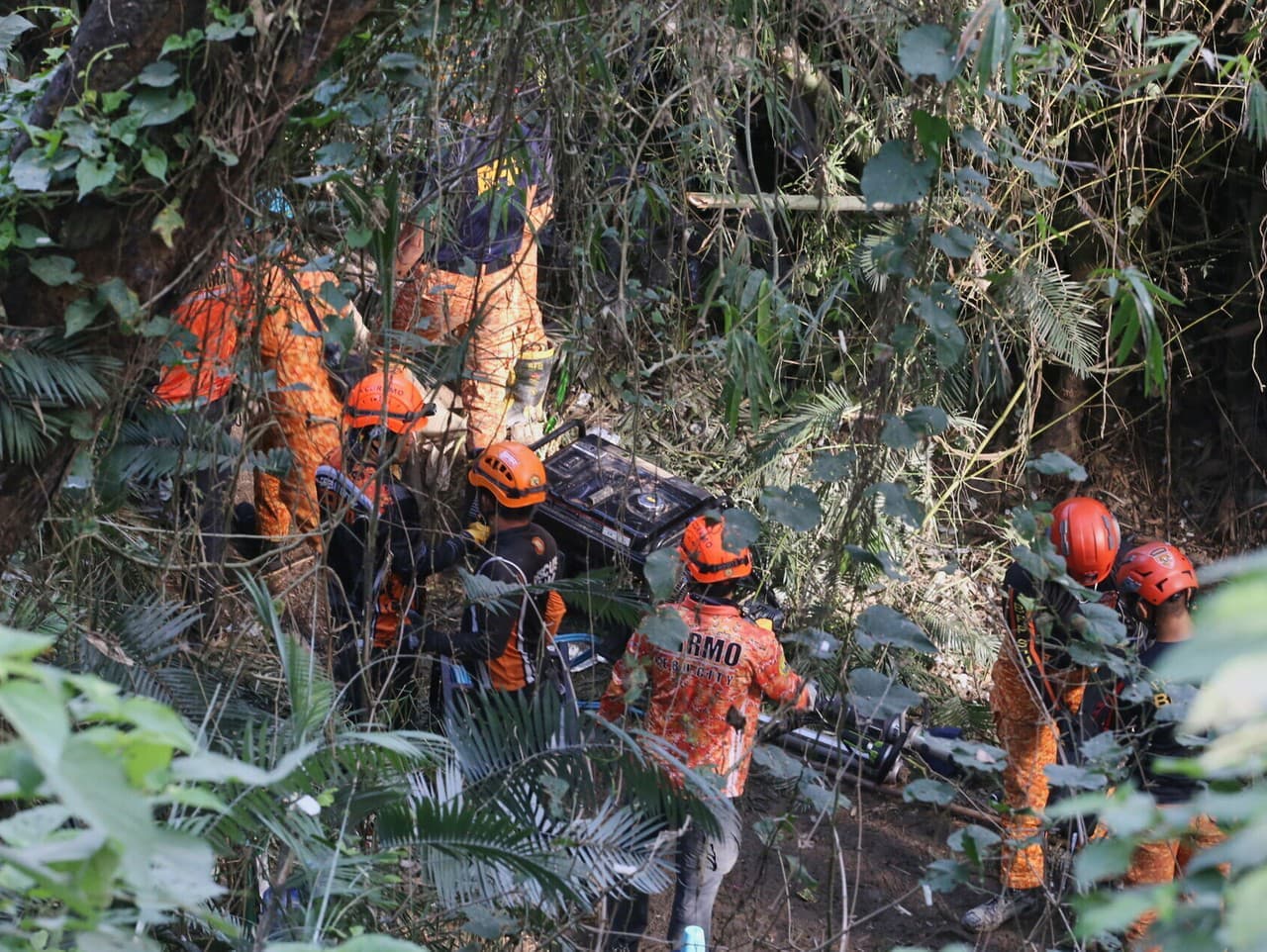 Na Filipínach zosuv odpadu zabil mladú ženu, 38 ľudí je nezvestných