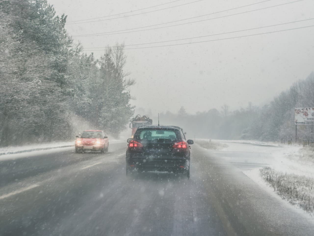 Meteorológovia varujú pred poľadovicou a silným vetrom