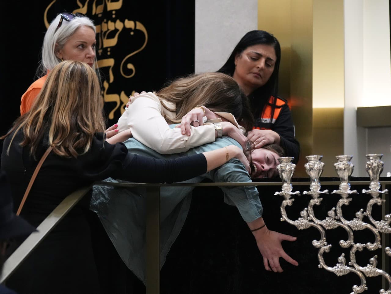 Tragédia v Sydney: Pochovávanie obetí streľby na Bondi Beach