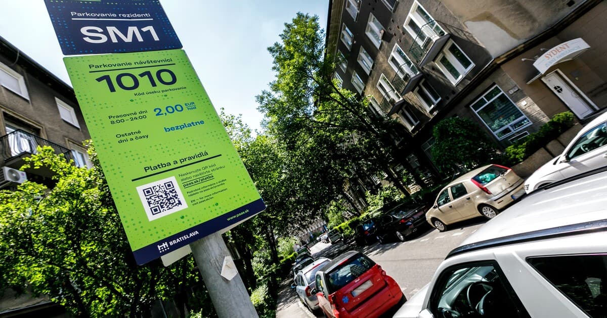Bratislava mení pravidlá parkovania: vodiči sa vyhnú pokutám