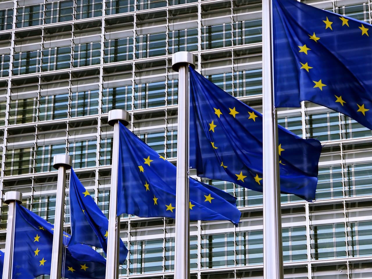 Európa sprísňuje pravidlá pre drony: Nové opatrenia a technológie