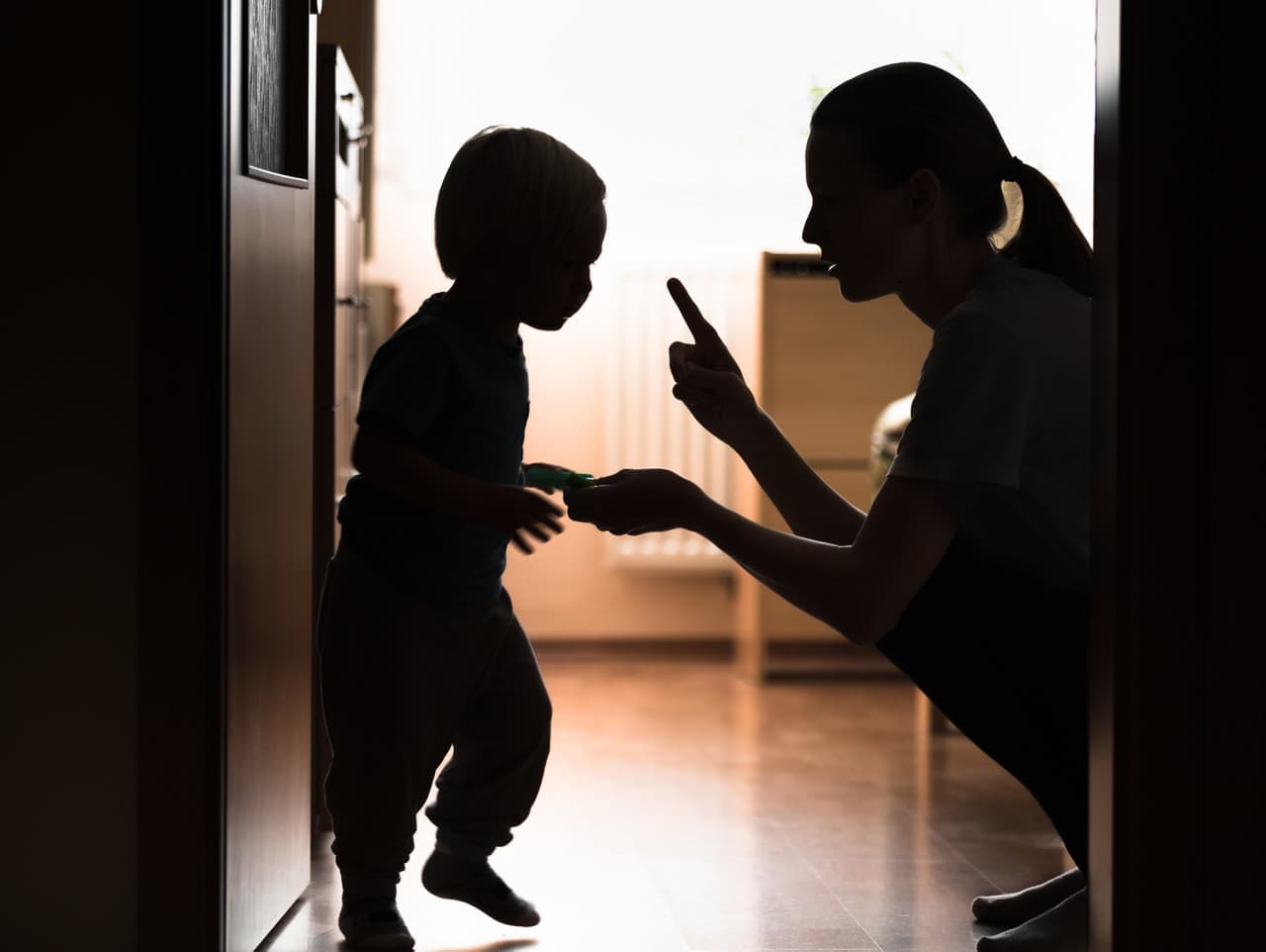 Prísna mama z Británie: Žiadne hračky a sladkosti, len disciplína