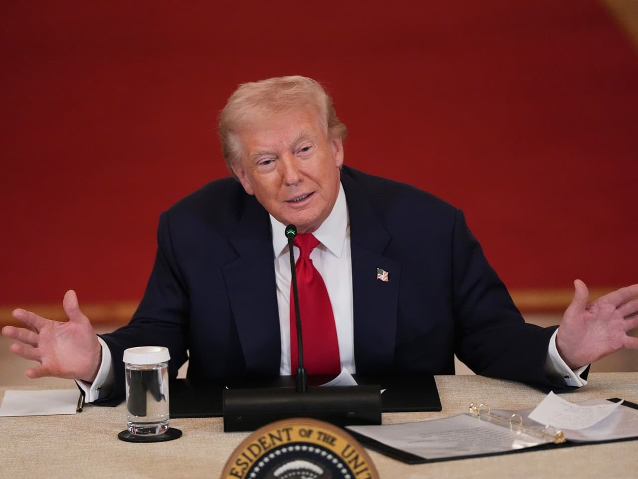 Trump vytvára vojenskú koalíciu proti drogovým kartelom