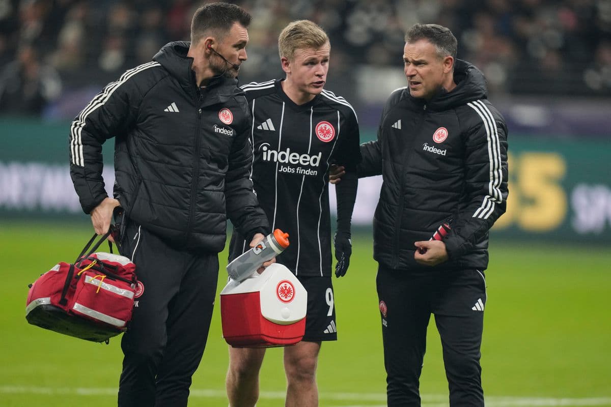 Jonathan Burkardt zranený, Eintracht Frankfurt bez elitného útočníka