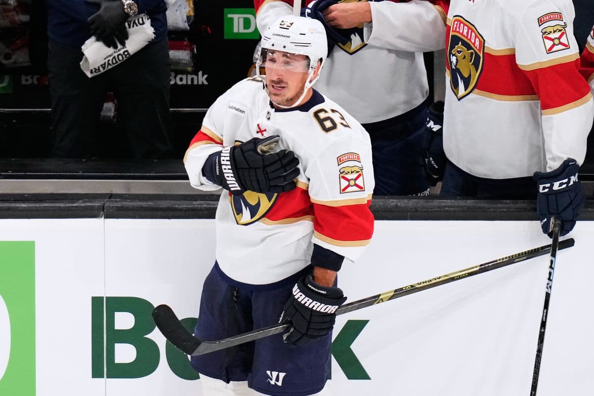 Hokejista Marchand pomohol priateľovi v ťažkej situácii