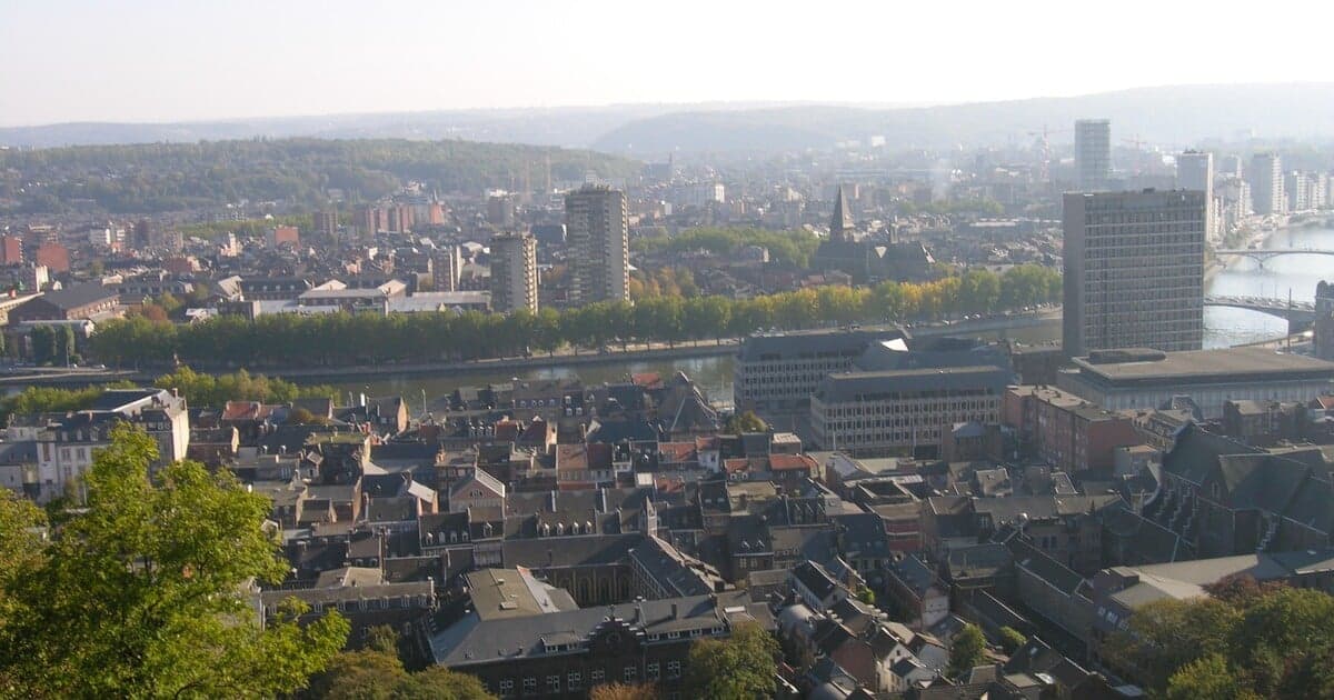 Výbuch pred synagógou v Liege: Poškodené budovy a žiadne zranenia