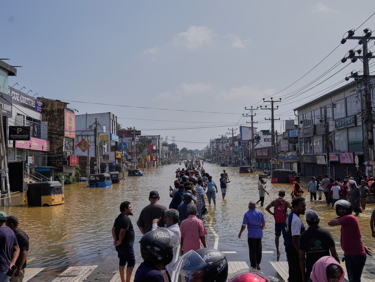 Na Srí Lanke stúpol počet obetí povodní na 334
