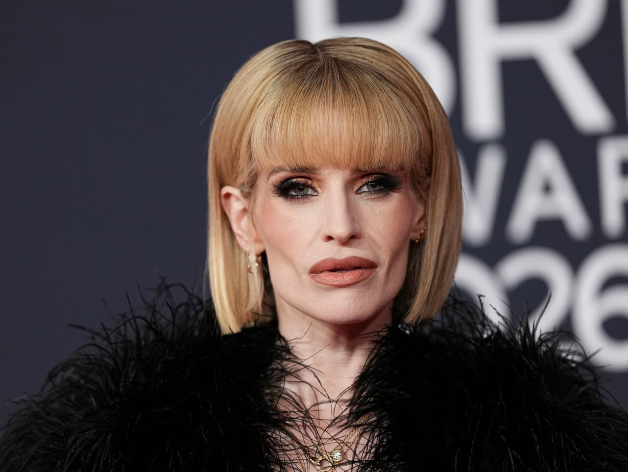 Kelly Osbourne šokuje zmeneným vzhľadom na Brit Awards