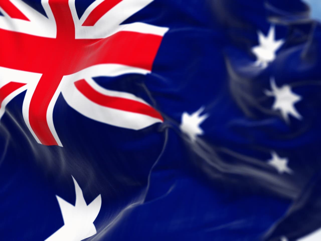 Austrália zrušila víza izraelskému influencerovi za nenávistné prejavy