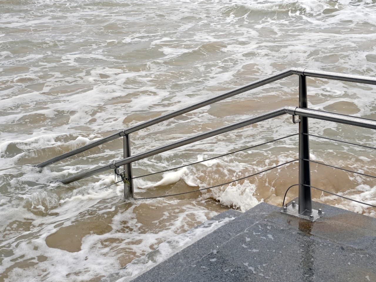 Povodne v Španielsku si vyžiadali životy troch ľudí