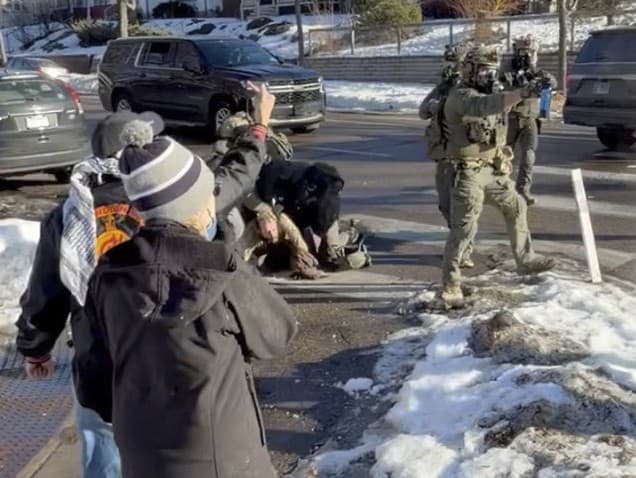 USA: Federálne vyšetrovanie v prípade zabitia Alexa Prettiho