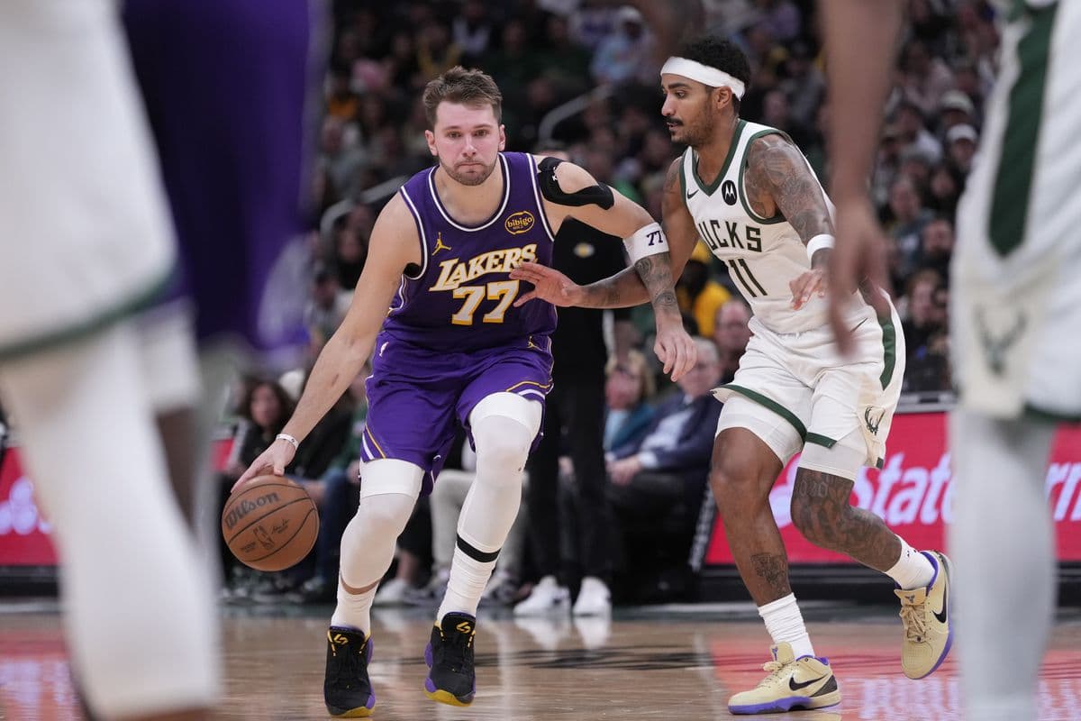 Lakers oslavujú druhú výhru, Dončič exceloval proti Antetokunmpovi