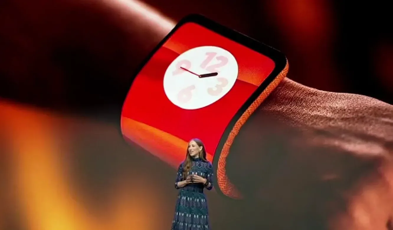 Motorola prichádza s inovatívnym zariadením: smartfón ako hodinky