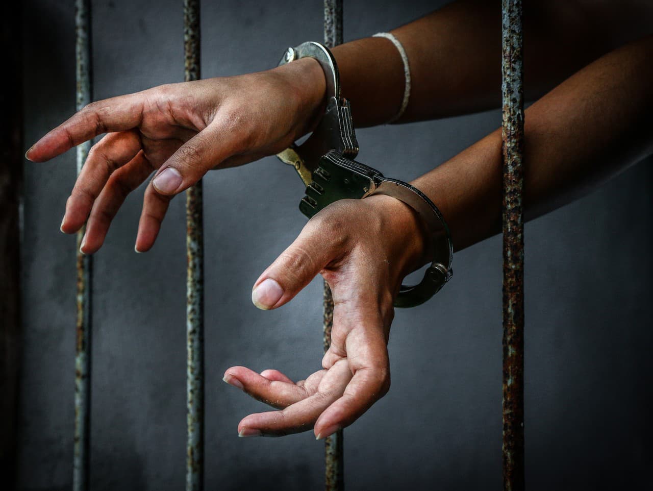 Nemka odsúdená na osem rokov za útok na neonacistov v Budapešti