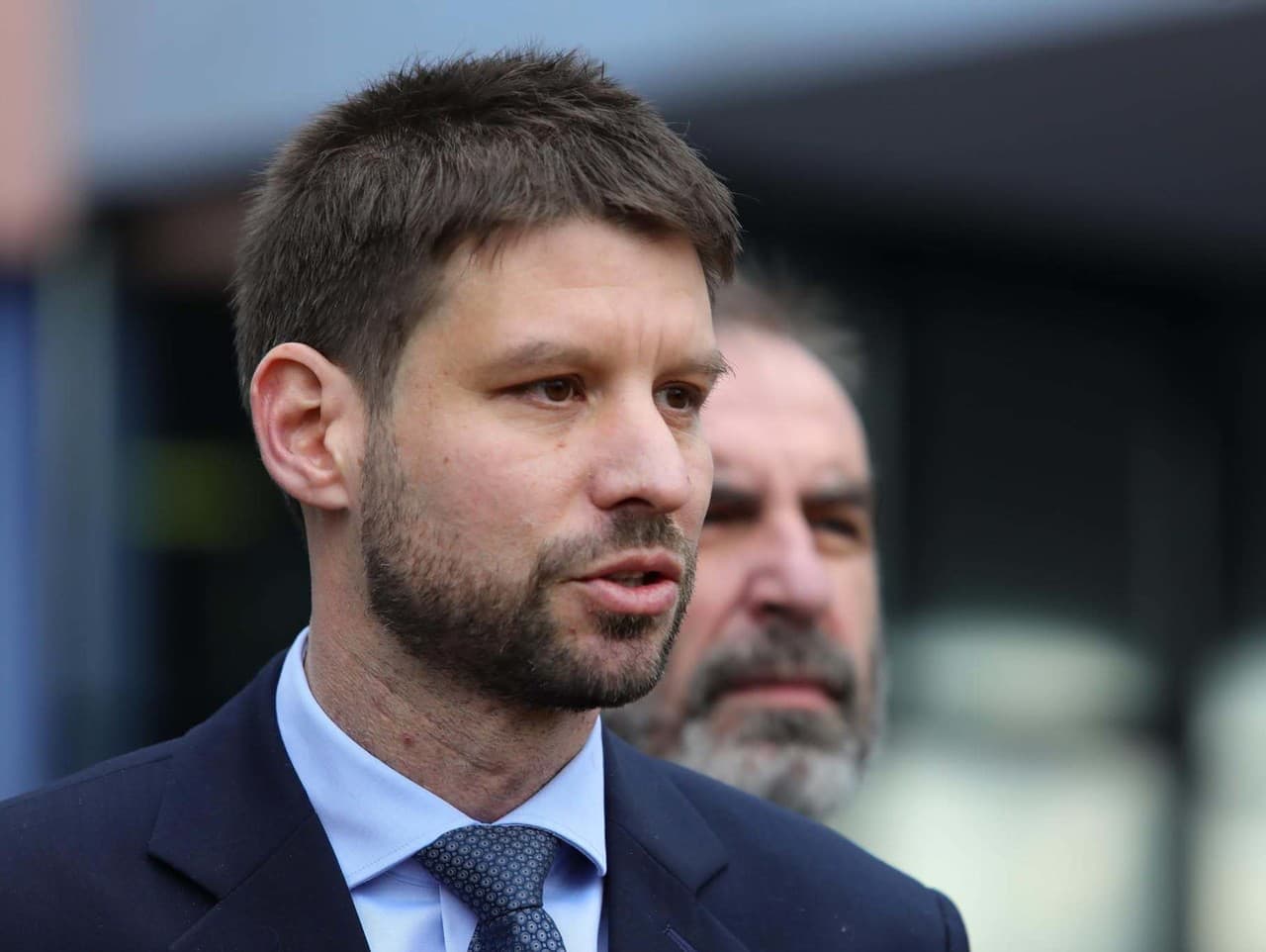 PS vyzýva Fica, aby motoristi neplatili viac za benzín