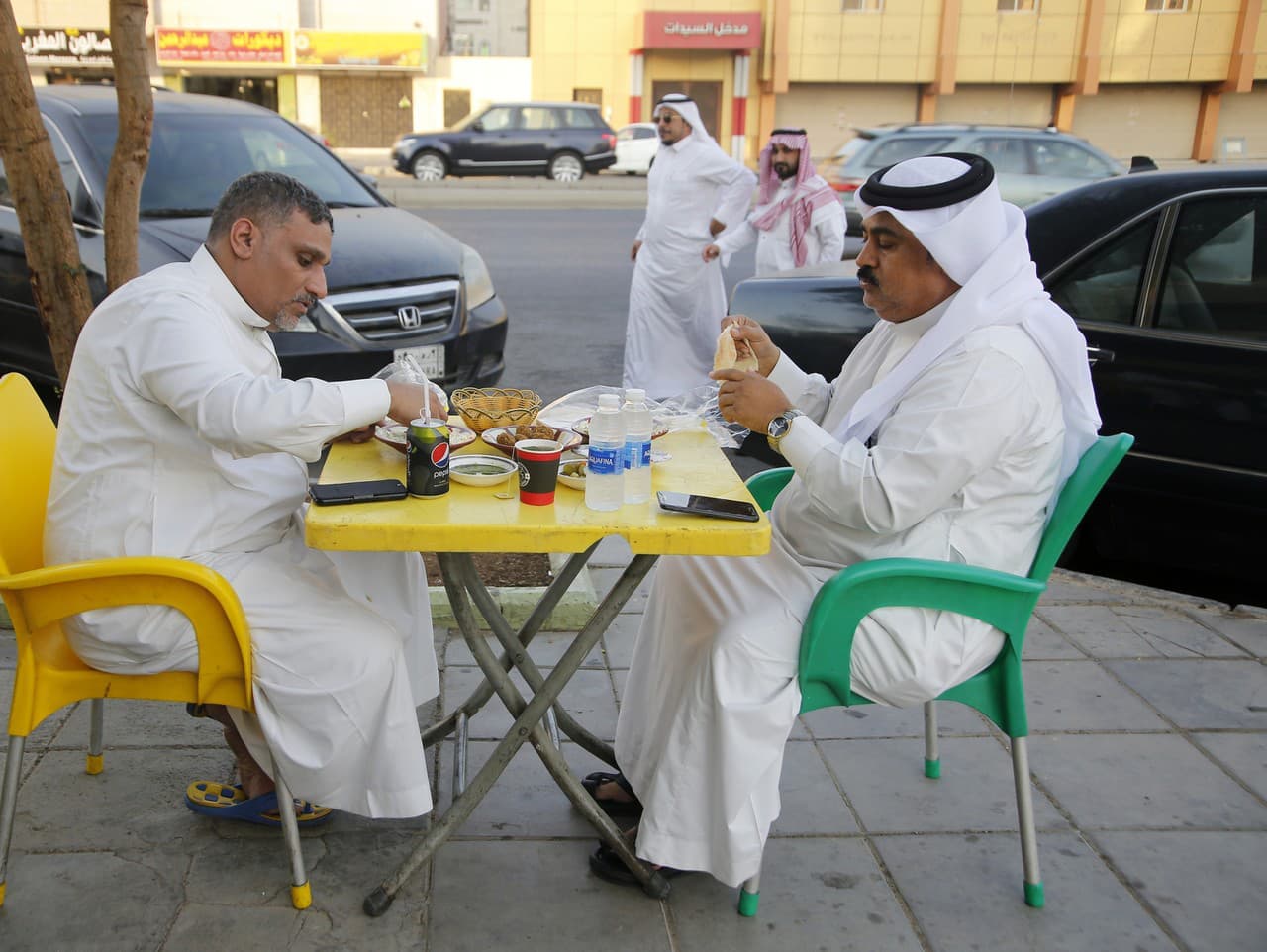 Saudská Arábia uvoľnila zákaz predaja alkoholu pre vybraných cudzincov