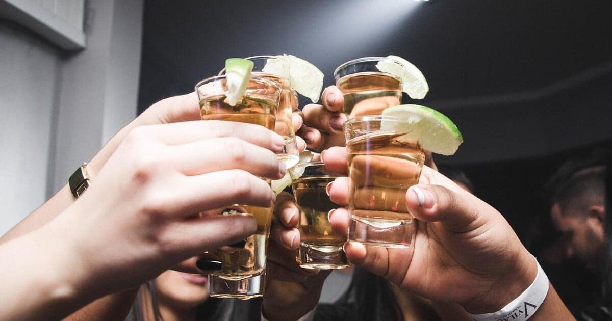 Mýtus o opici: Potenie alkohol nevylučuje