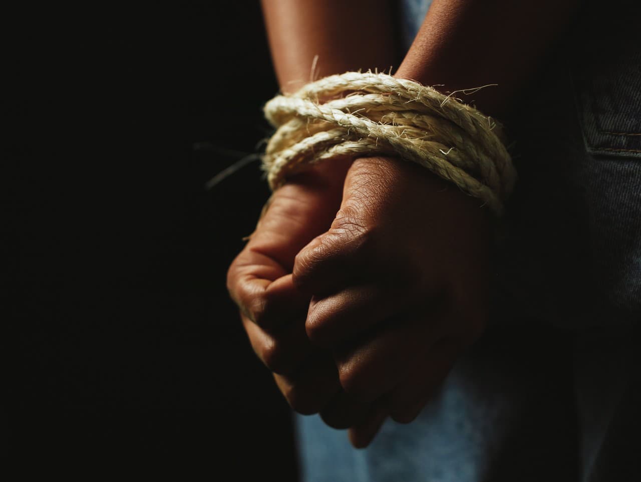 Hromadný únos v Nigérii: Vyše 30 obetí, desiatky unesených