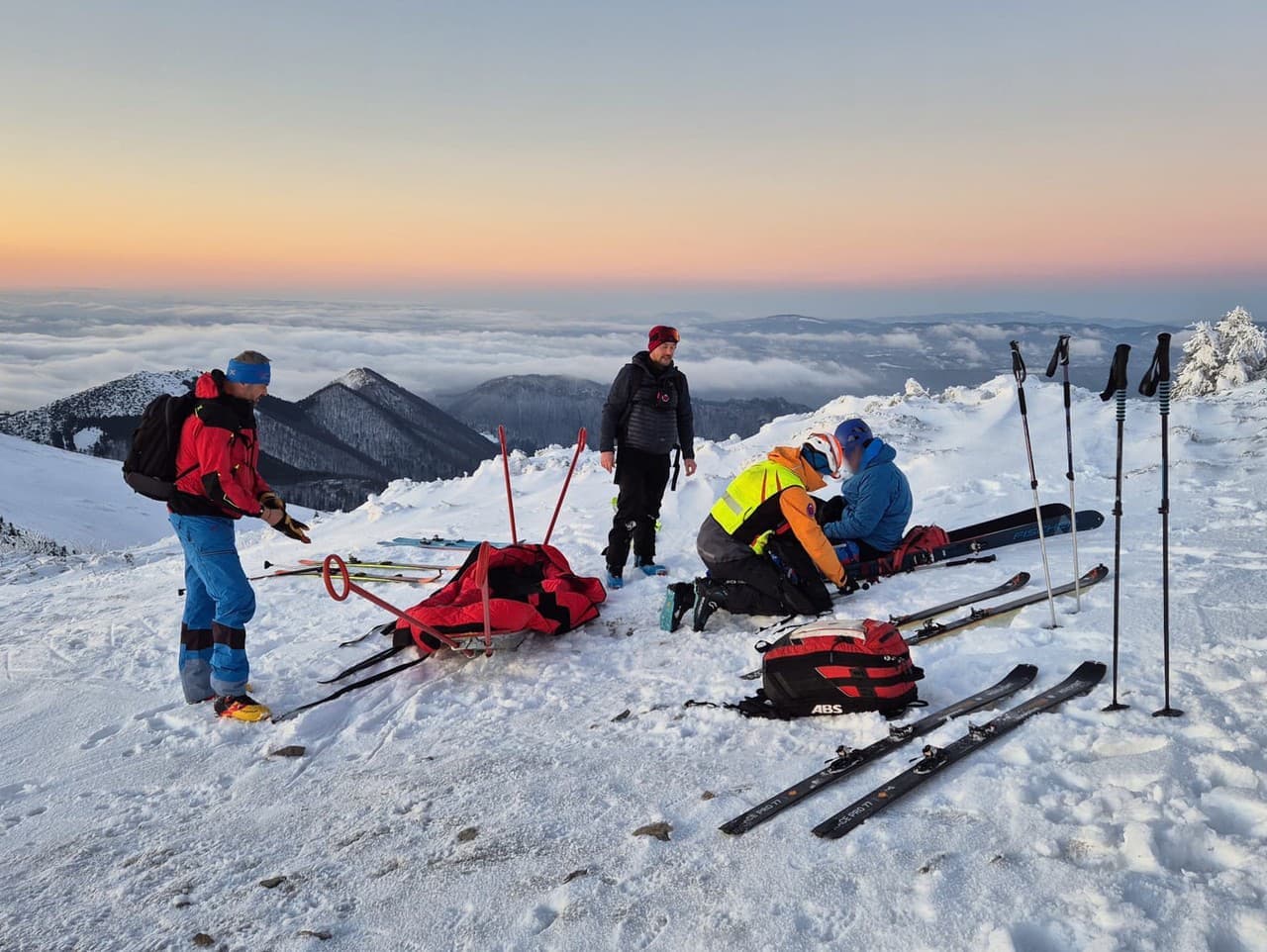Skialpinista sa vážne zranil pri zjazde v Malej Fatre