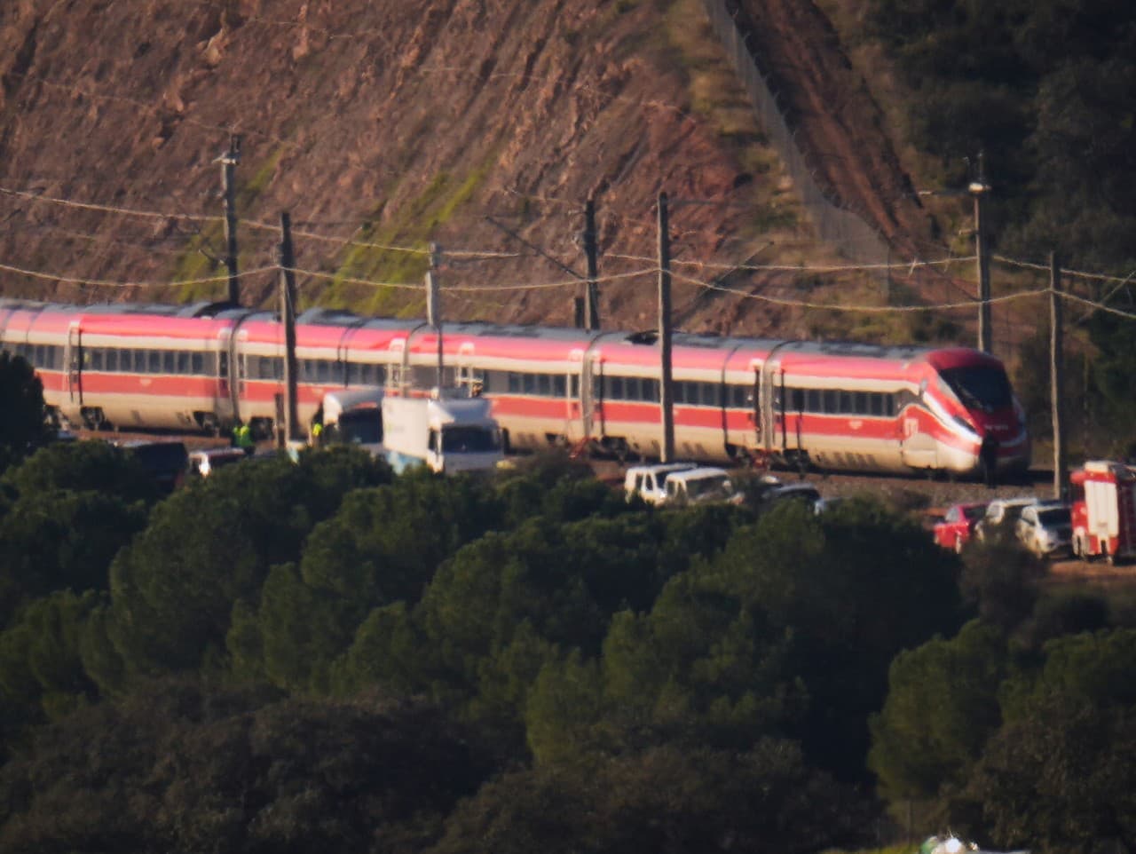 Španielski rušňovodiči plánujú trojdňový štrajk po tragédiách na železnici
