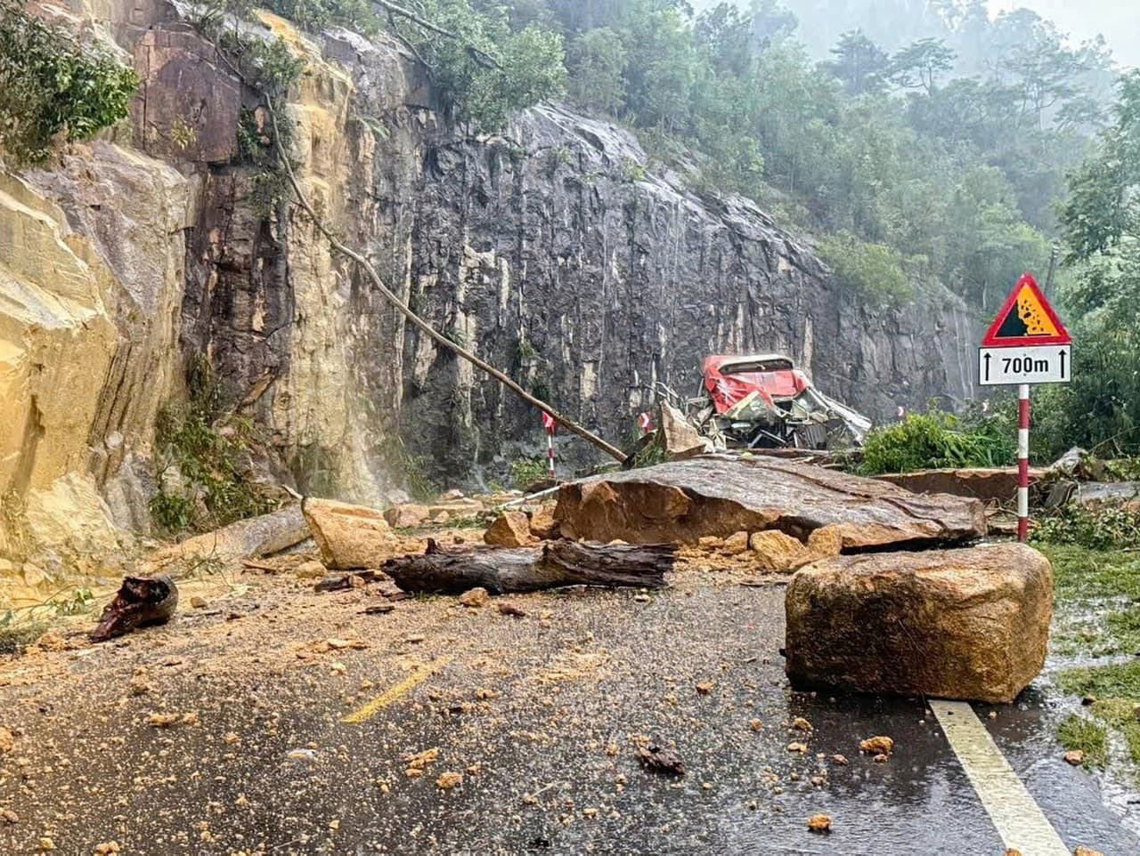 Zosuvy pôdy vo Vietname si vyžiadali šesť obetí a desiatky zranených