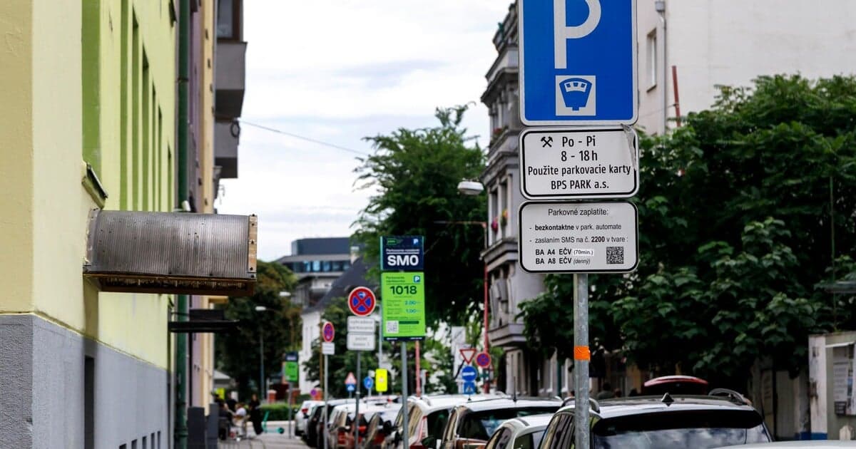 Petržalka zavádza platené parkovanie v novej zóne Háje I