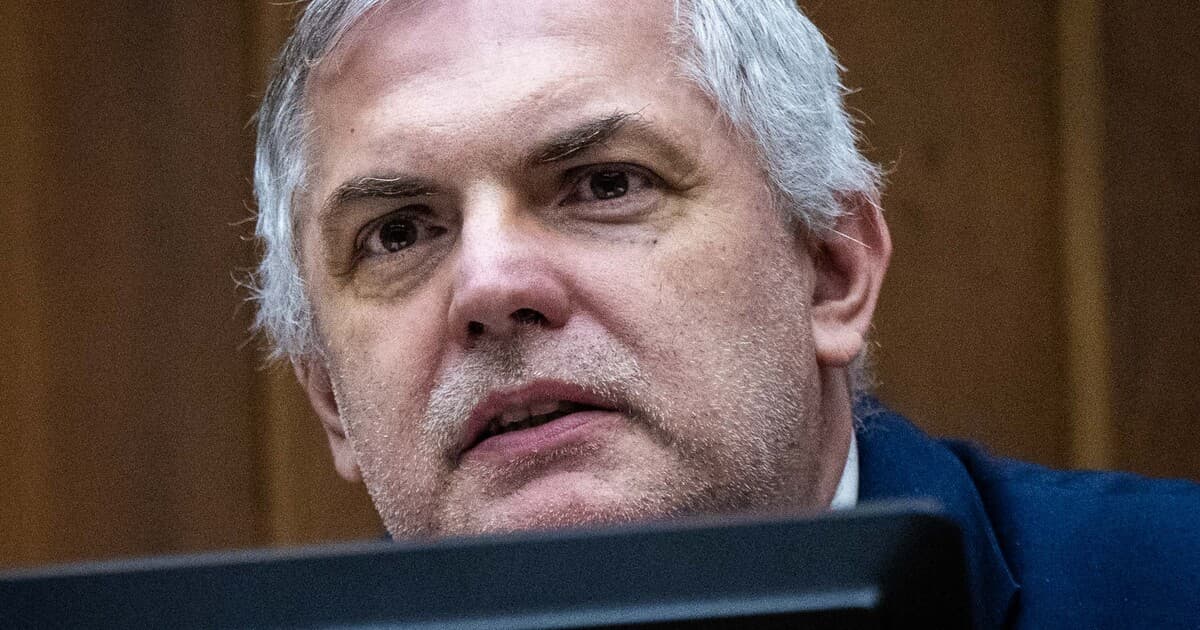 SNS plánuje zmeny v hlasovaní zo zahraničia, Michelko kritizuje korešpondenciu