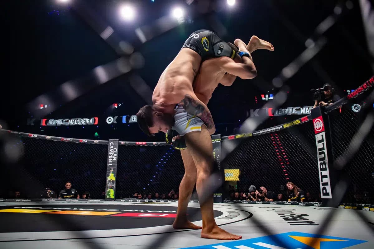 Zápas v Mníchove: Submisia roka alebo zaslúžený bonus pre Aksua?