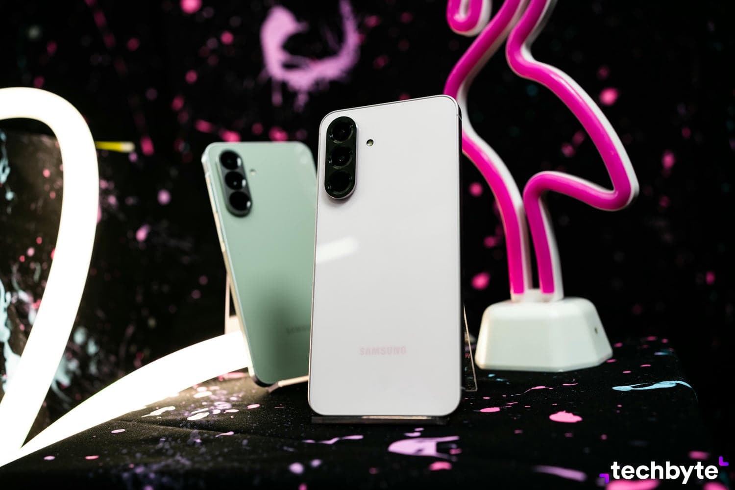 Samsung Galaxy A57 a A37: Úniky cien a dizajnu nových smartfónov