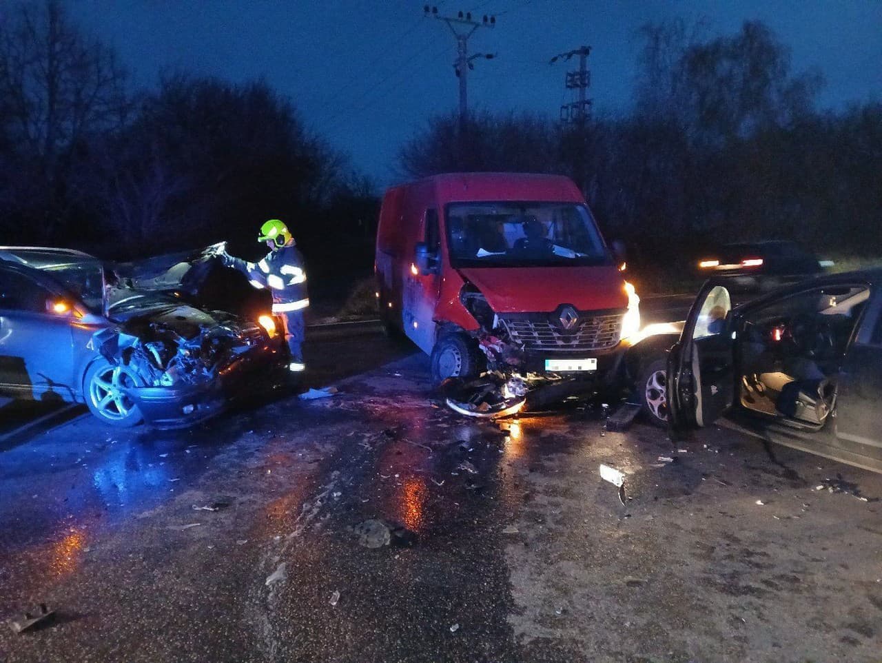 Dopravná nehoda v Bánovciach nad Bebravou si vyžiadala zásah hasičov