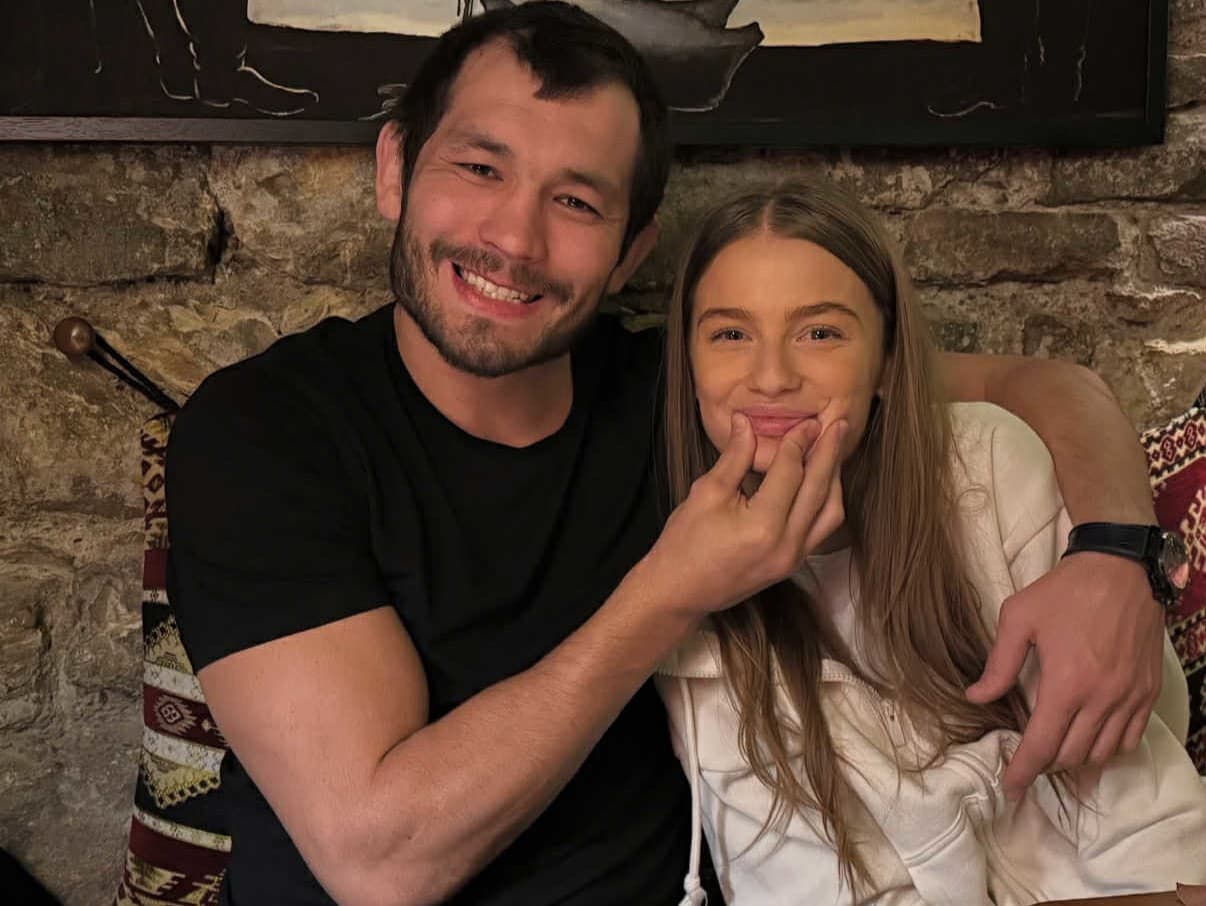 Slovensko vítá Muradova, zatím čo Česko ho vyšetřuje