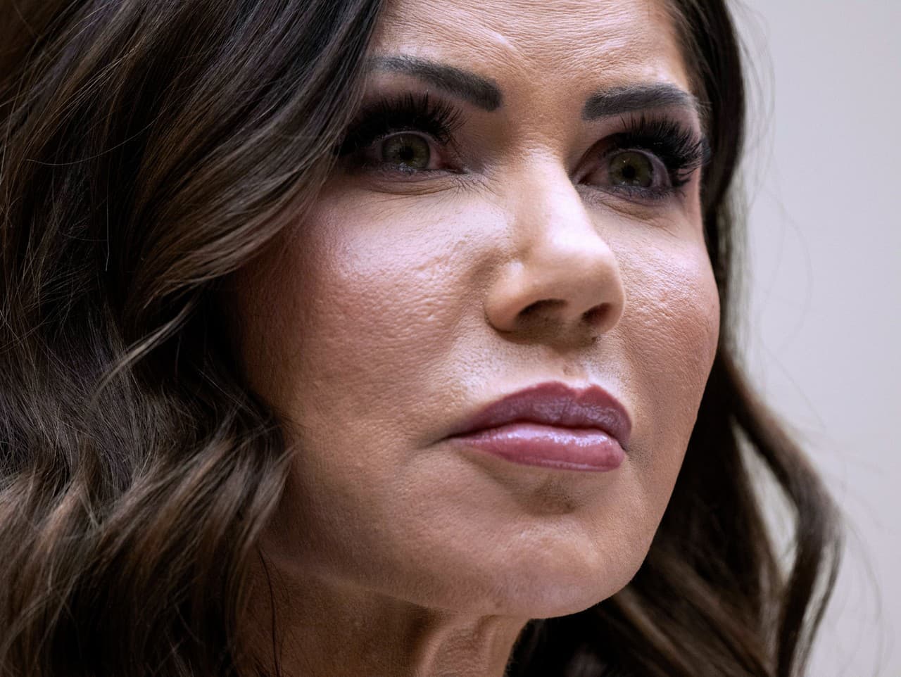 Koniec éry Kristi Noemovej: Trump mení vedenie ministerstva