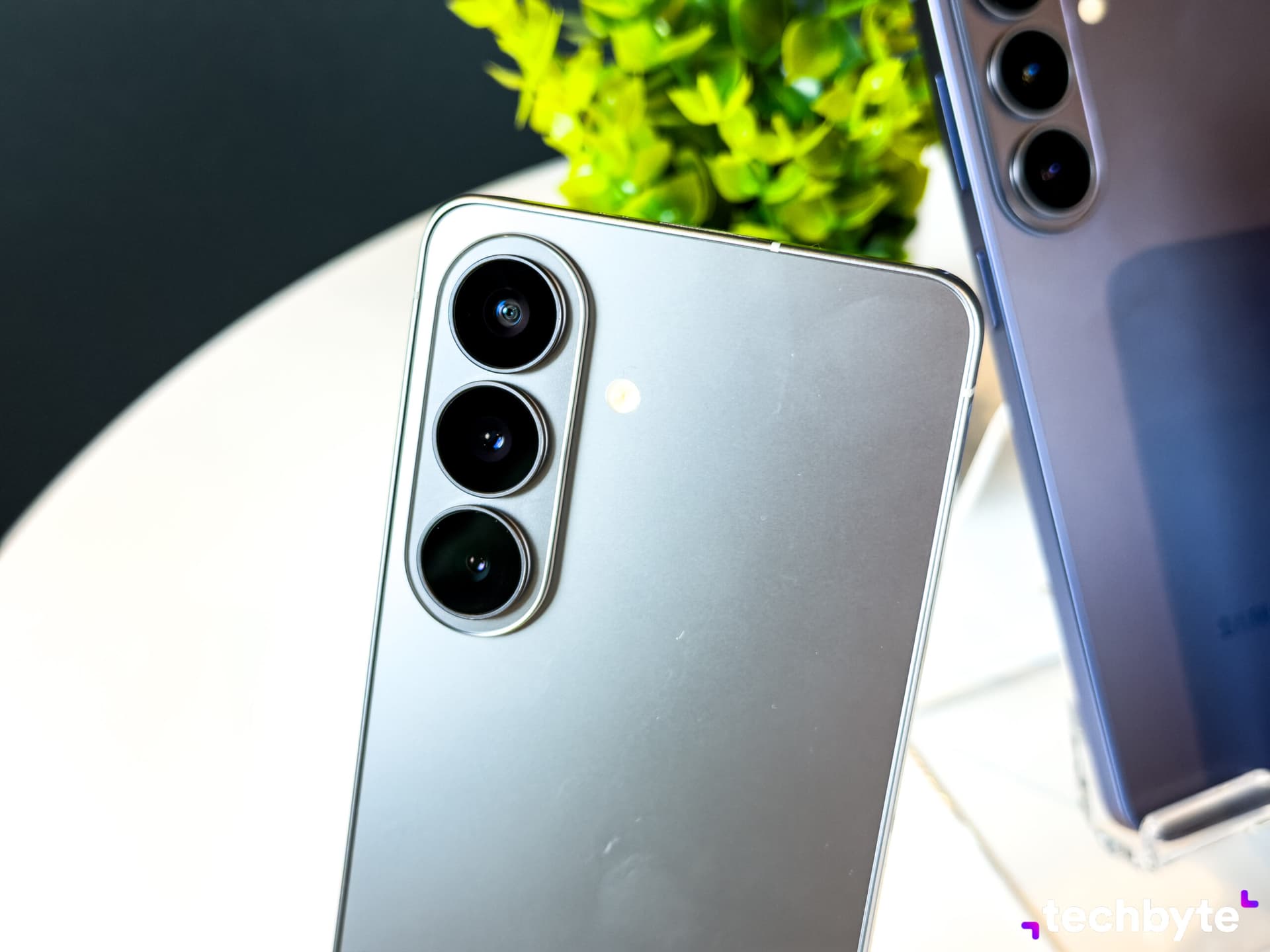 Prvé dojmy z Galaxy S26 Ultra: Elegantný dizajn a silné funkcie