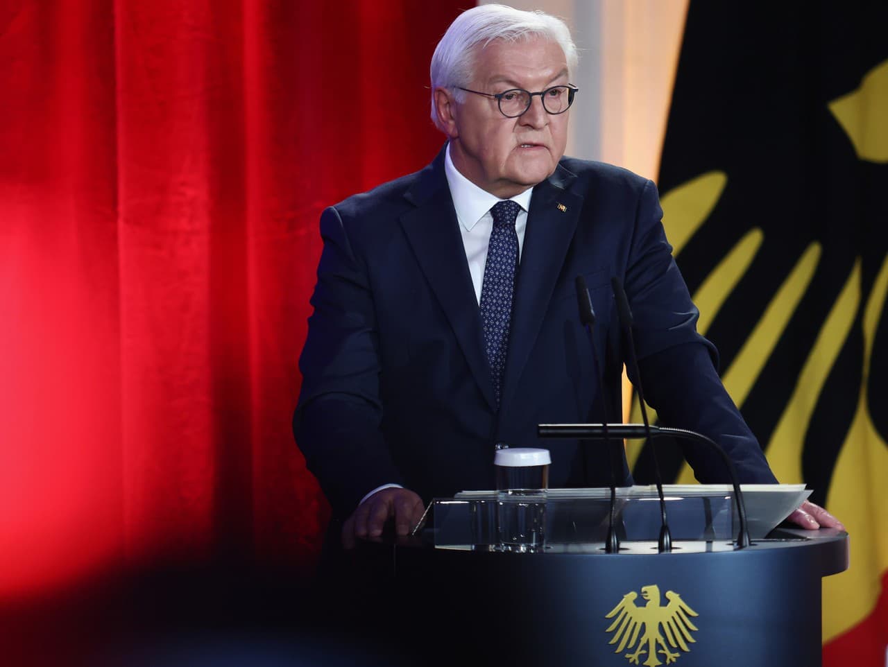 Steinmeier varuje pred hrozbami pre nemeckú demokraciu