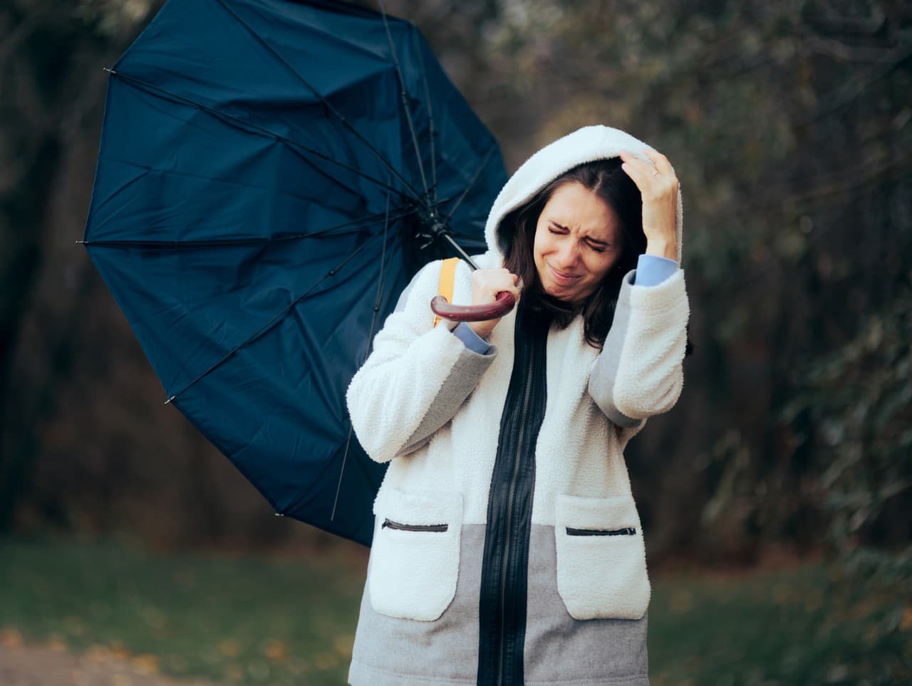 Silný vietor hrozí v troch slovenských krajoch