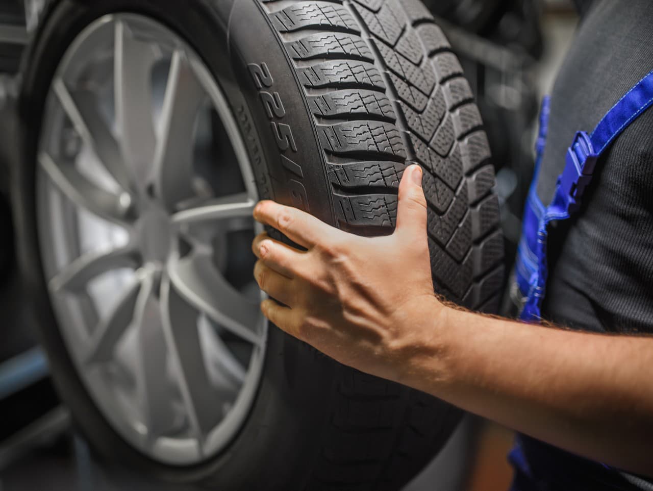 Zimné pneumatiky sú povinnosťou: Neignorujte riziká!