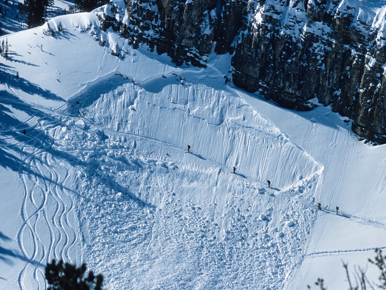 Mierne lavínové nebezpečenstvo v slovenských pohoriach