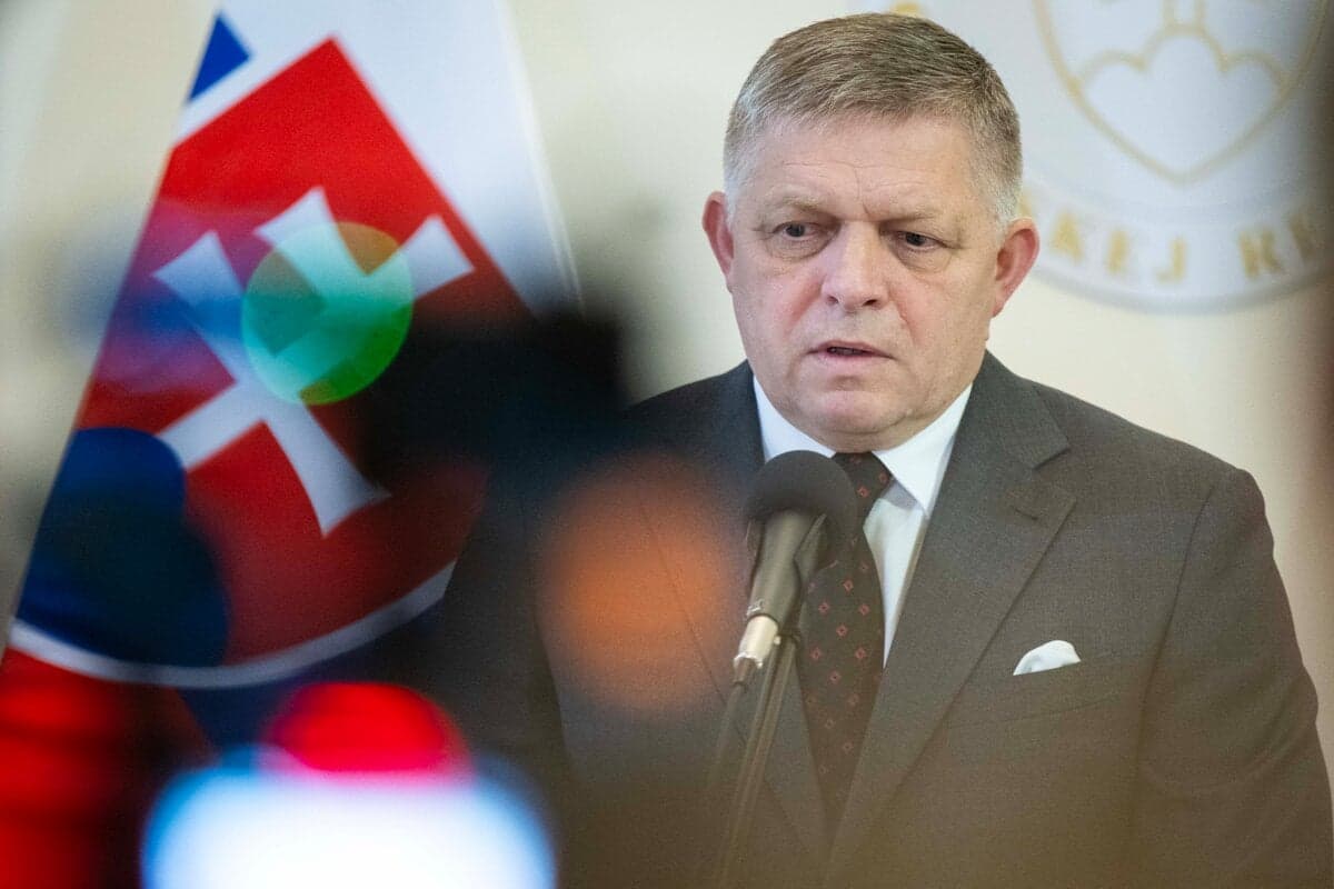 Zrážka vlakov pri Bratislave: Ráž ponúkol demisiu, Fico ju odmietol